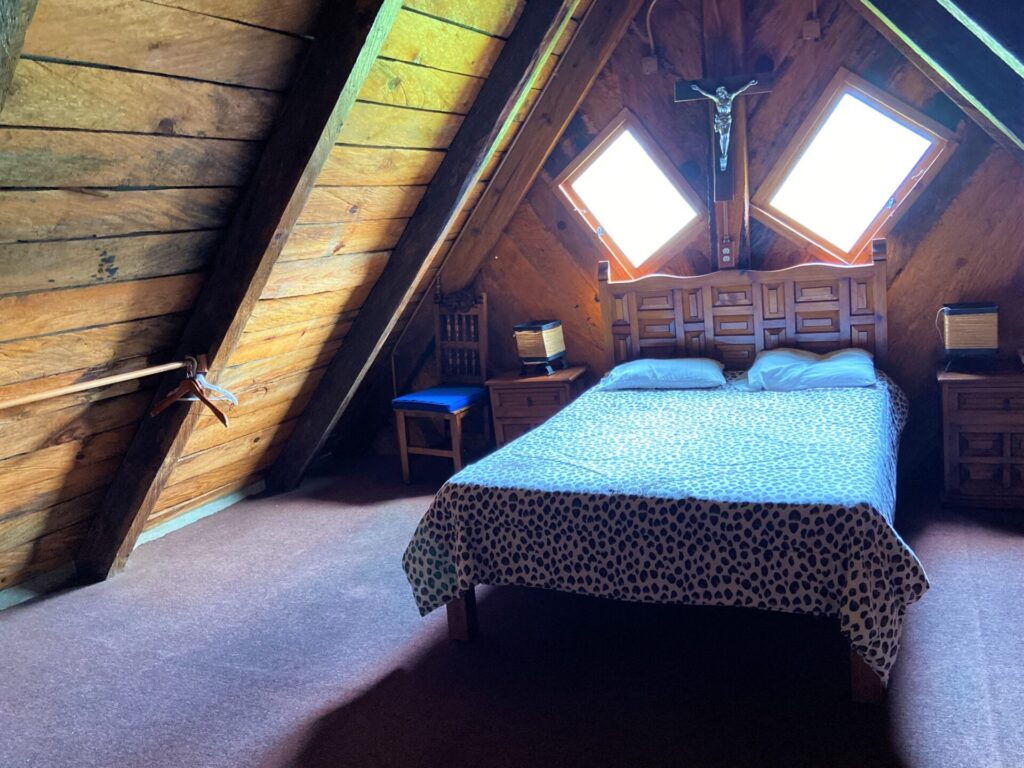 cabin-room